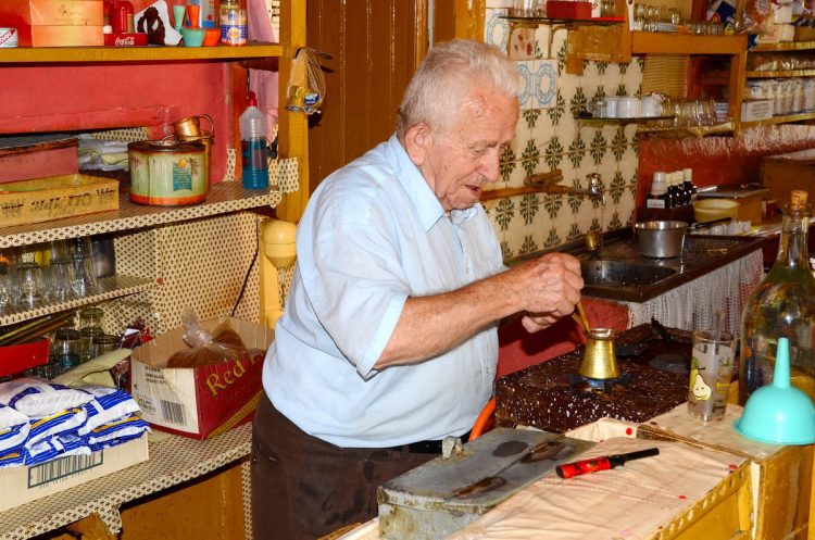 ΚΑΦΕΤΖΗΣ-ΜΙΛΤΟΣ-ΚΟΥΡΜΠΟΓΛΟΥ